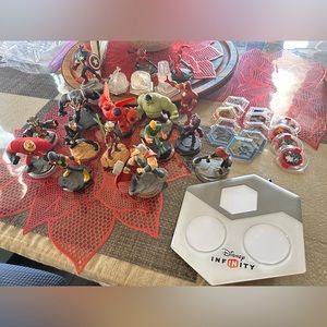 Disney Infinity 34 pc bundle